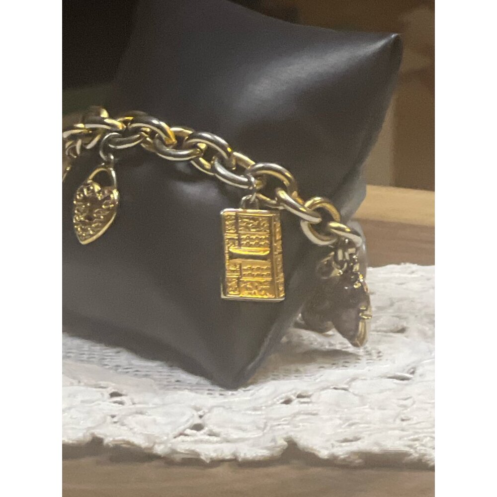 Vintage Vanderbilt Gold-Tone Charm Bracelet W/ Amber & Intricate Charms - Picture 8 of 11